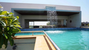 Casino Villa Spaciouly Luxurious 6BHK With Waterfall Infinity Pool By Shiloh Stay